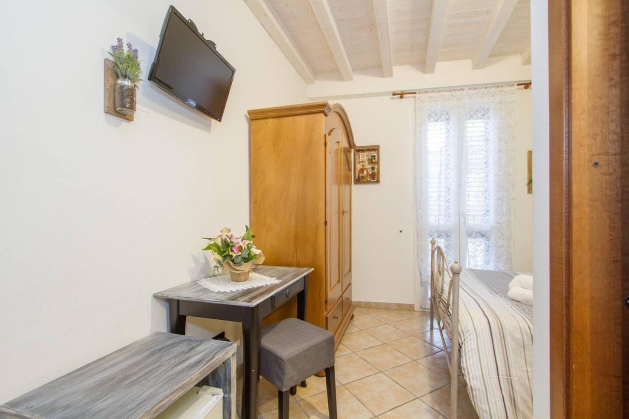 Le Camere Di Aladino Carugate Exteriör bild